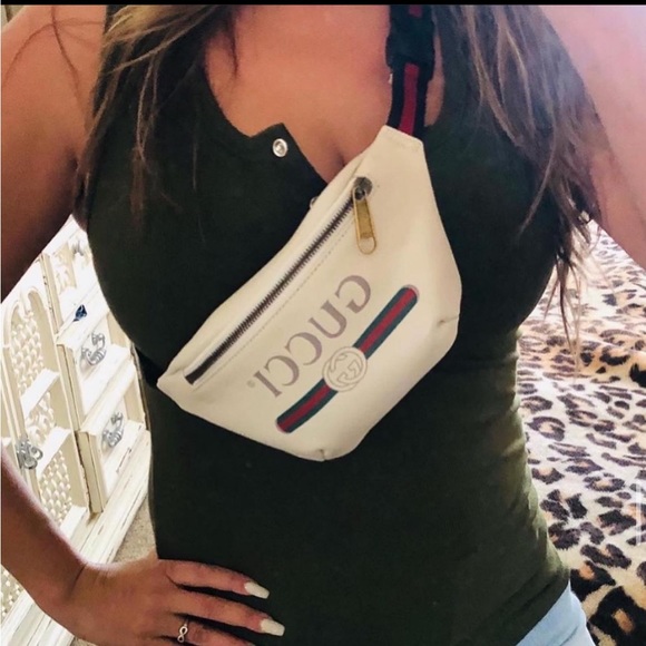 Gucci Handbags - 🌿authentic Gucci small leather belt bag with authentication cards